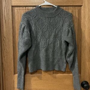 ASTR The Label gray textured puff-sleeve sweater – chic modern knit, size S